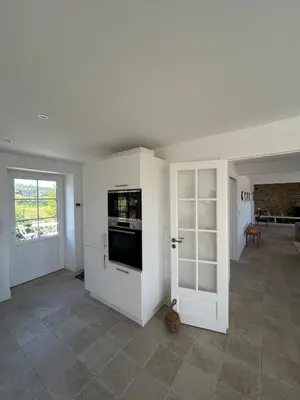 Cuisine ou kitchenette dans l'établissement Magic location on the sea in Brittany