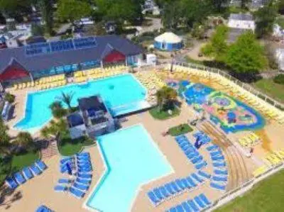 Piscine de l'établissement Mobil home 4 personnes ou située à proximité