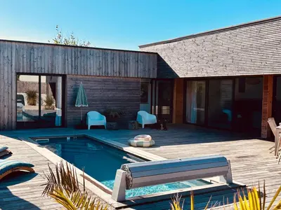 Piscine de l'établissement 6-person villa with pool ou située à proximité