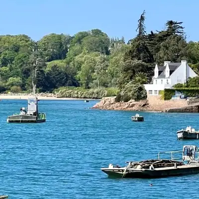 BB les pieds dans L'eau CARANTEC