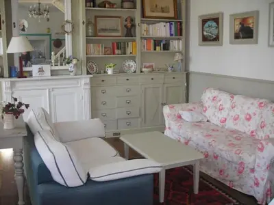 Coin salon dans l'établissement maison bretonne proche plages et commerces