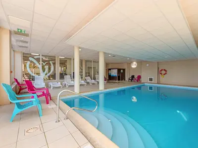 Piscine de l'établissement D de Bertheaume N104 2P6 ou située à proximité