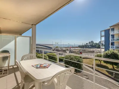 Balcon ou terrasse dans l'établissement D de Bertheaume N214 2P5