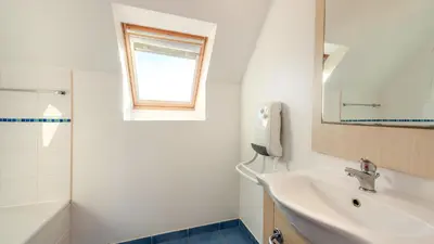 Salle de bains dans l'établissement T de Pentrez N01 2P4