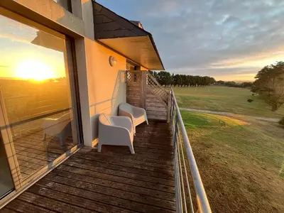 Balcon ou terrasse dans l'établissement Appartement T2 N6 calme et cosy sur un golf