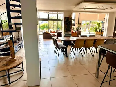 Coin salon dans l'établissement Villa du Siéck bord de mer piscine 14 P