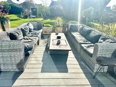 Coin salon dans l'établissement Villa du Siéck bord de mer piscine 14 P