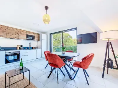 Cuisine ou kitchenette dans l'établissement Apartment Maner roz by Interhome