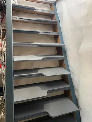 Un ou plusieurs lits superposés dans un hébergement de l'établissement Chambre calme au dessus d'un atelier, kitchenette, douche et toilettes dédiées