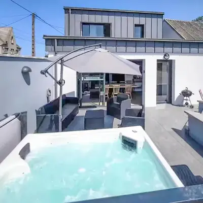 Amazing Home In Cléder With Wifi