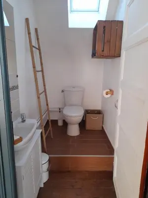Salle de bains dans l'établissement Charmante maison à 200m de la plage
