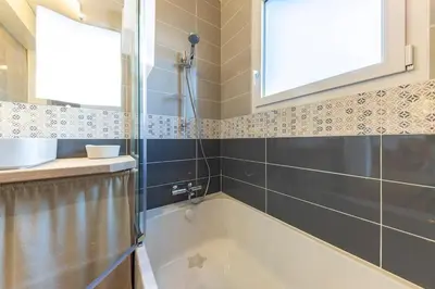 Salle de bains dans l'établissement Ti Koad Ar Mor à 200m de la mer