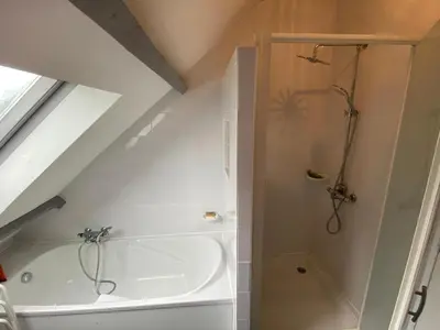 Salle de bains dans l'établissement Villa Poulquer Vue mer panoramique à 180 degrés 10 personnes