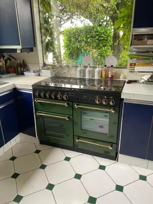Cuisine ou kitchenette dans l'établissement Villa Poulquer Vue mer panoramique à 180 degrés 10 personnes