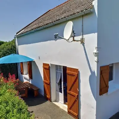 Tipoz'Immo - Brise Marine 2 accès direct plage - vue mer du jardin - spot de surf - wifi inclus - linge inclus et lits faits - parking gratuit - proches des commerces