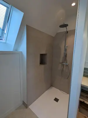 Salle de bains dans l'établissement Le Penty du Guerdy