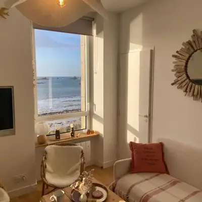 Suite hôtelière face à la mer