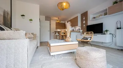 Cuisine ou kitchenette dans l'établissement ECHAPPE ZEN Cozy secure apartment Sea and city Concarneau