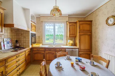 Cuisine ou kitchenette dans l'établissement Ty Anquer - 4 km de la plage