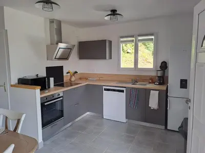 Cuisine ou kitchenette dans l'établissement Kerhuella