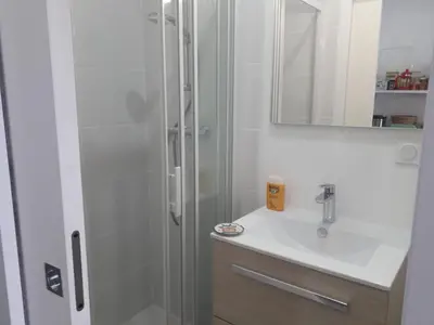 Salle de bains dans l'établissement STAYHOME BZH - Centre ville