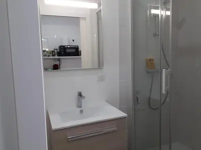 Salle de bains dans l'établissement STAYHOME BZH - Centre ville