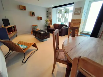 Télévision ou salle de divertissement dans l'établissement Logement de Charme en centre ville