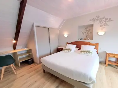 Plan de l'établissement Chambre kerantum avec une cuisine à disposition