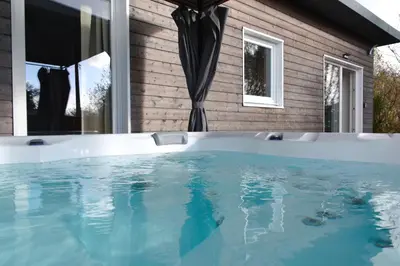 Piscine de l'établissement Ty-koad spa ou située à proximité