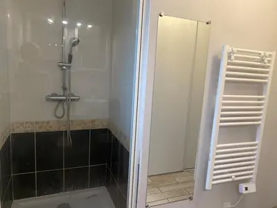 Salle de bains dans l'établissement Le calme proche mer