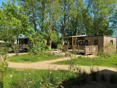 Jardin de l'établissement Camping maeva Respire Le Domaine de Mesqueau
