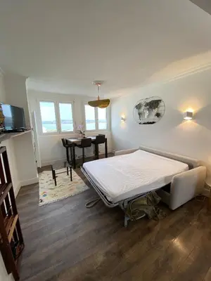 Télévision ou salle de divertissement dans l'établissement Superbe vue mer et panorama sur la baie