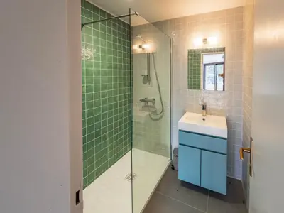 Salle de bains dans l'établissement Villa de Kerizella