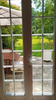 Jardin de l'établissement Le gîte de Keranscoët en bord de mer