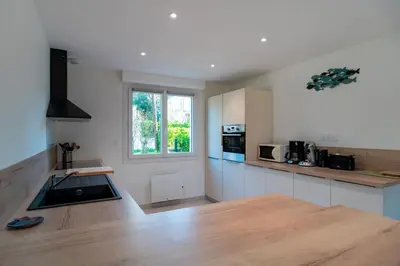 Cuisine ou kitchenette dans l'établissement Ty-Magritt - à 200m de la plage
