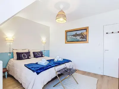 Un ou plusieurs lits dans un hébergement de l'établissement Holiday Home Villa Koraill Glaz by Interhome