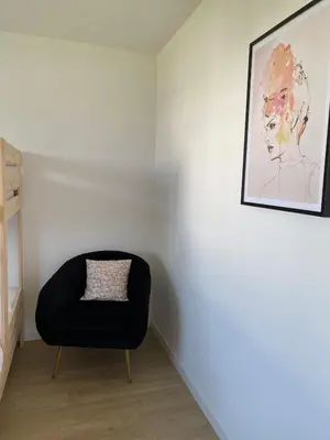 Coin salon dans l'établissement La maison du Street Art