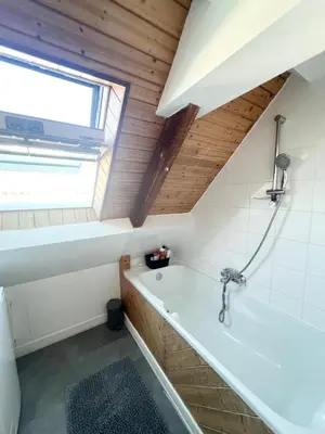 Salle de bains dans l'établissement Maison en bord de mer