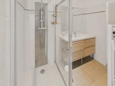 Salle de bains dans l'établissement Maison familiale à 500m de la plage - Lesconil