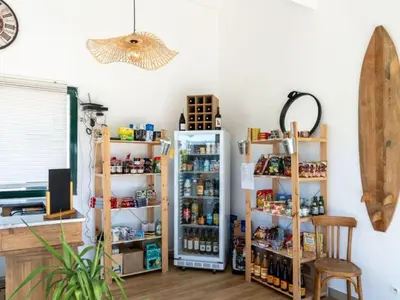 Cuisine ou kitchenette dans l'établissement Mobil Home 20m² avec Terrasse à Tréguennec - API-1-52-909
