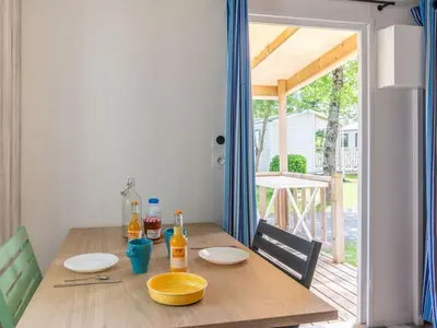 Balcon ou terrasse dans l'établissement Mobil Home 20m² avec Terrasse à Tréguennec - API-1-52-909