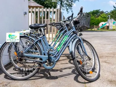 Vélo sur le terrain de l'établissement Chalet avec Terrasse à Tréguennec pour 4 personnes - API-1-52-944 ou dans les environs