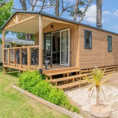 Mobil home confortable avec terrasse à Tréguennec - API-1-52-1036