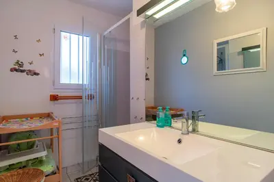 Salle de bains dans l'établissement Hortensia 10 - 700 m de la plage