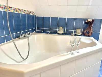 Salle de bains dans l'établissement Maison familiale, Locronan centre à 5 min