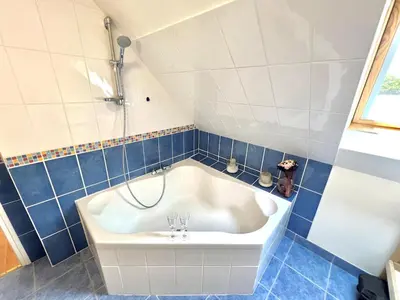 Salle de bains dans l'établissement Maison familiale, Locronan centre à 5 min