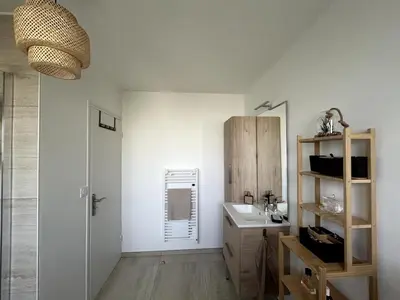Cuisine ou kitchenette dans l'établissement Mamy Ty Coz 7 personnes proche mer et GR 34