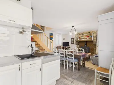 Cuisine ou kitchenette dans l'établissement Maison pour 7 avec jardin - Quartier paisible