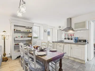 Cuisine ou kitchenette dans l'établissement Maison pour 7 avec jardin - Quartier paisible
