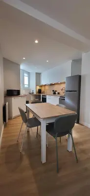 Cuisine ou kitchenette dans l'établissement T2 Hyper-centre Brest CHU Morvan & Transports